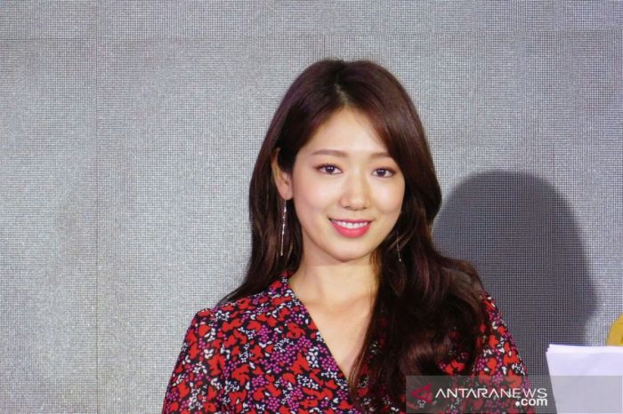 Profil Park Shin Hye lengkap